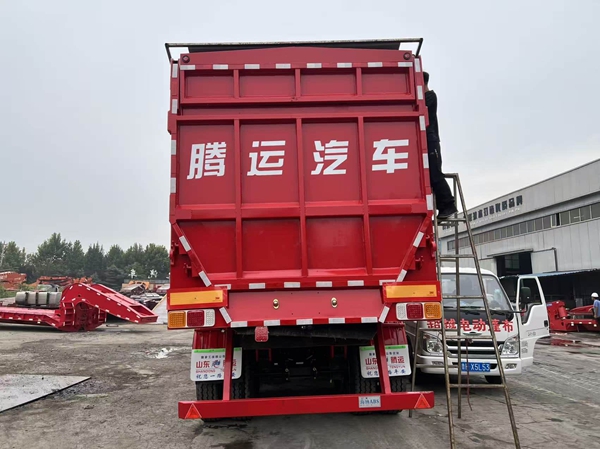 智能输送带自卸货车